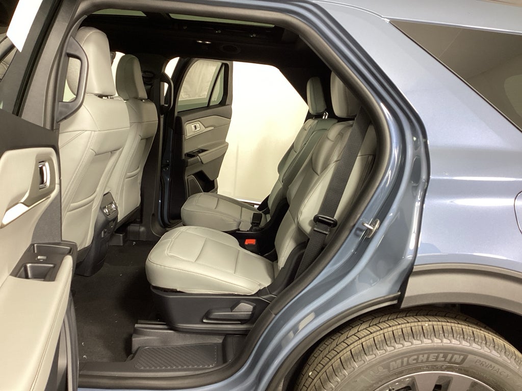 2027 Ford Explorer 4DR 4WD ACTIVE
