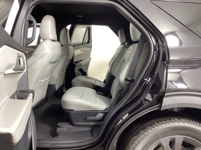 2027 Ford Explorer 4DR 4WD ACTIVE