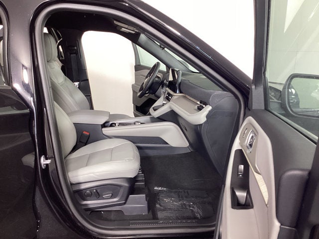 2027 Ford Explorer 4DR 4WD ACTIVE
