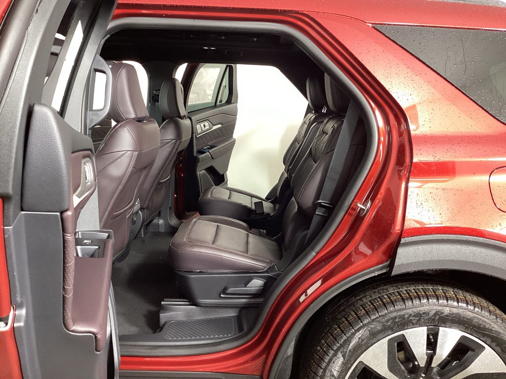 2027 Ford Explorer 4DR 4WD PLTNM