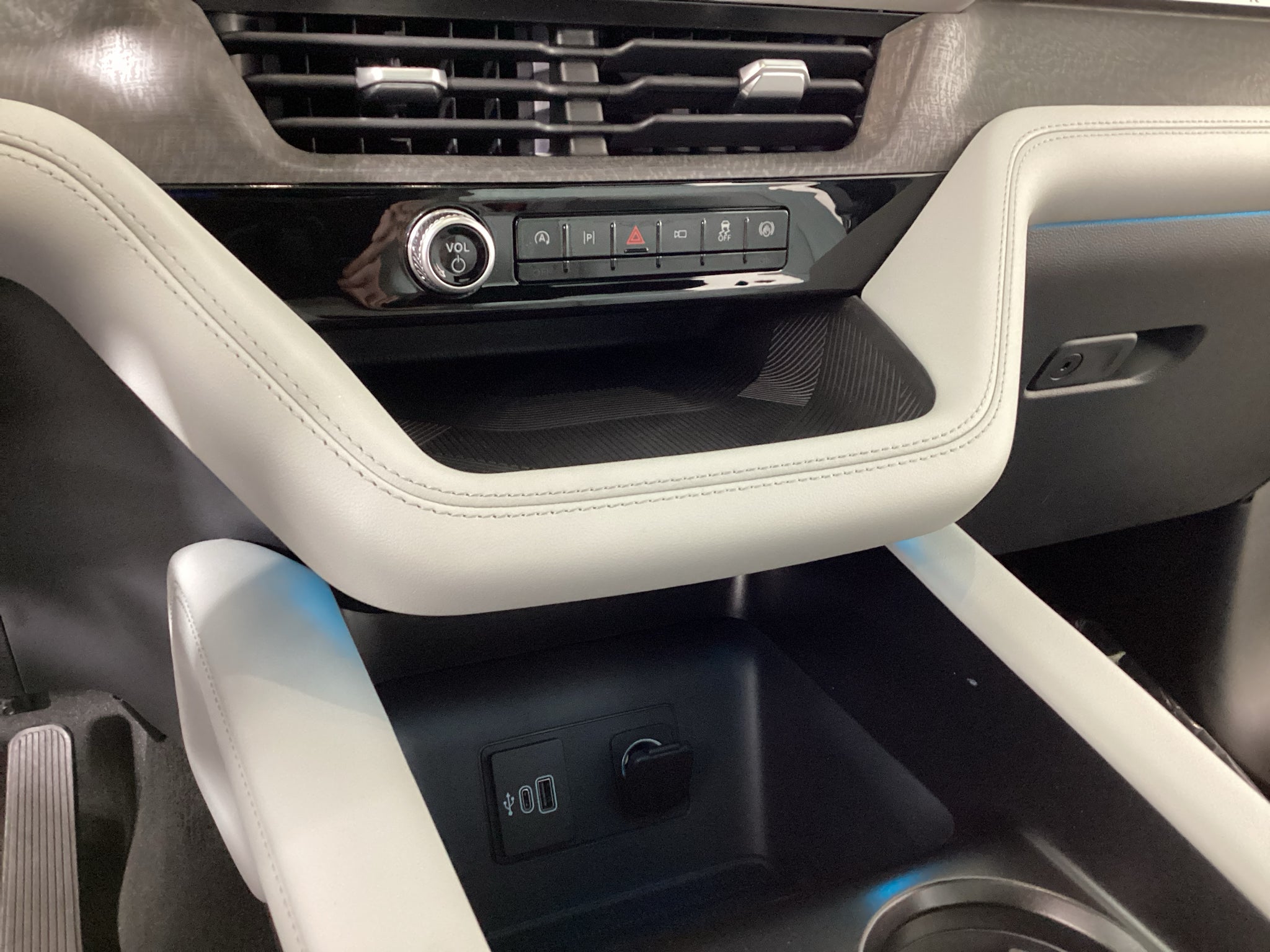 2027 Ford Explorer Platinum™