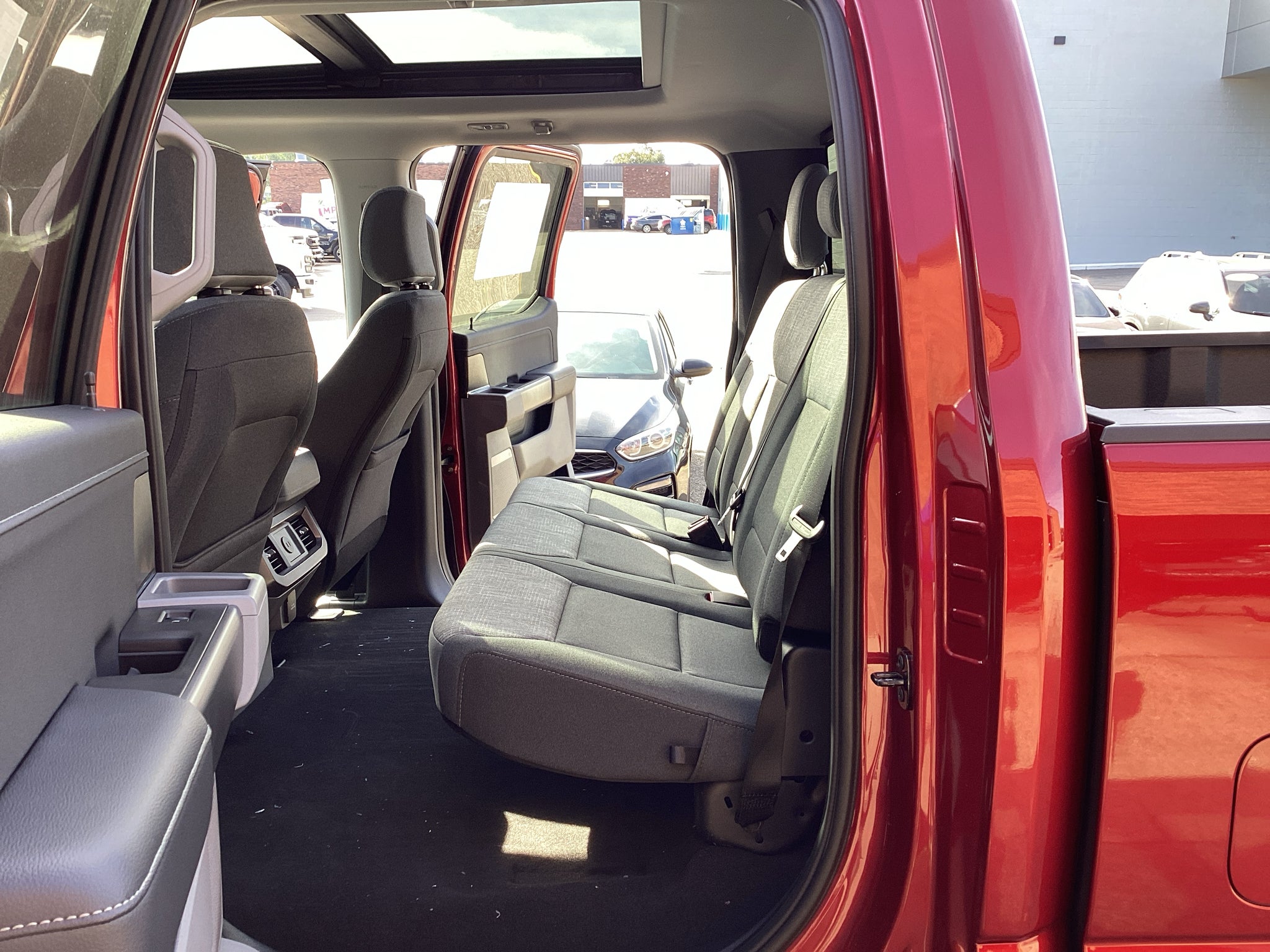 2027 Ford Super Duty F-250 SRW F-250® XLT