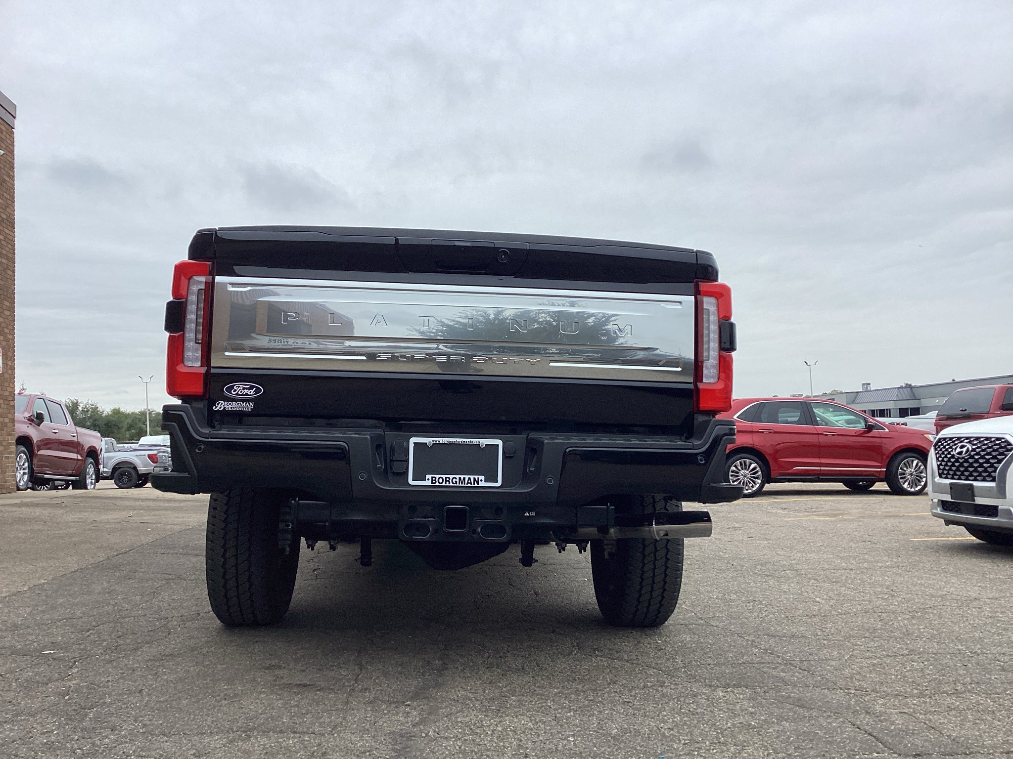 2027 Ford Super Duty F-350 SRW F-350® Platinum®
