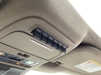 2027 Ford Super Duty F-350 SRW F-350® Platinum®