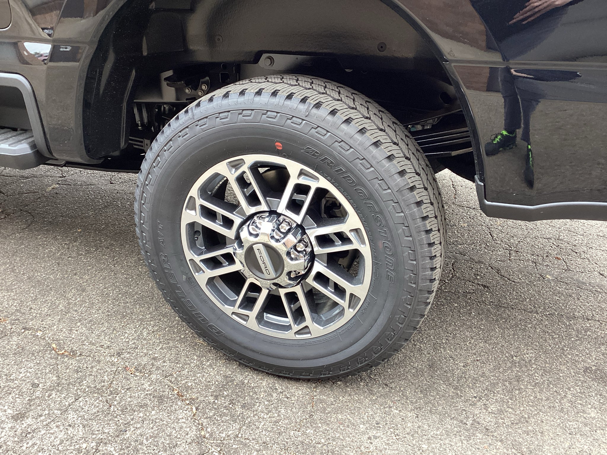 2027 Ford Super Duty F-350 SRW F-350® Platinum®