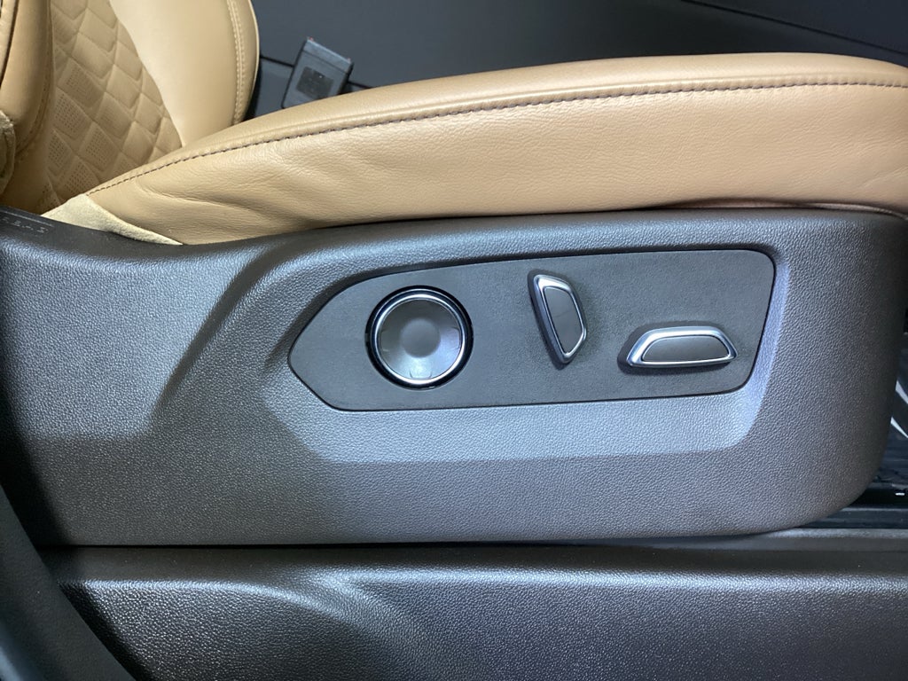 2023 Cadillac Escalade 4WD Premium Luxury
