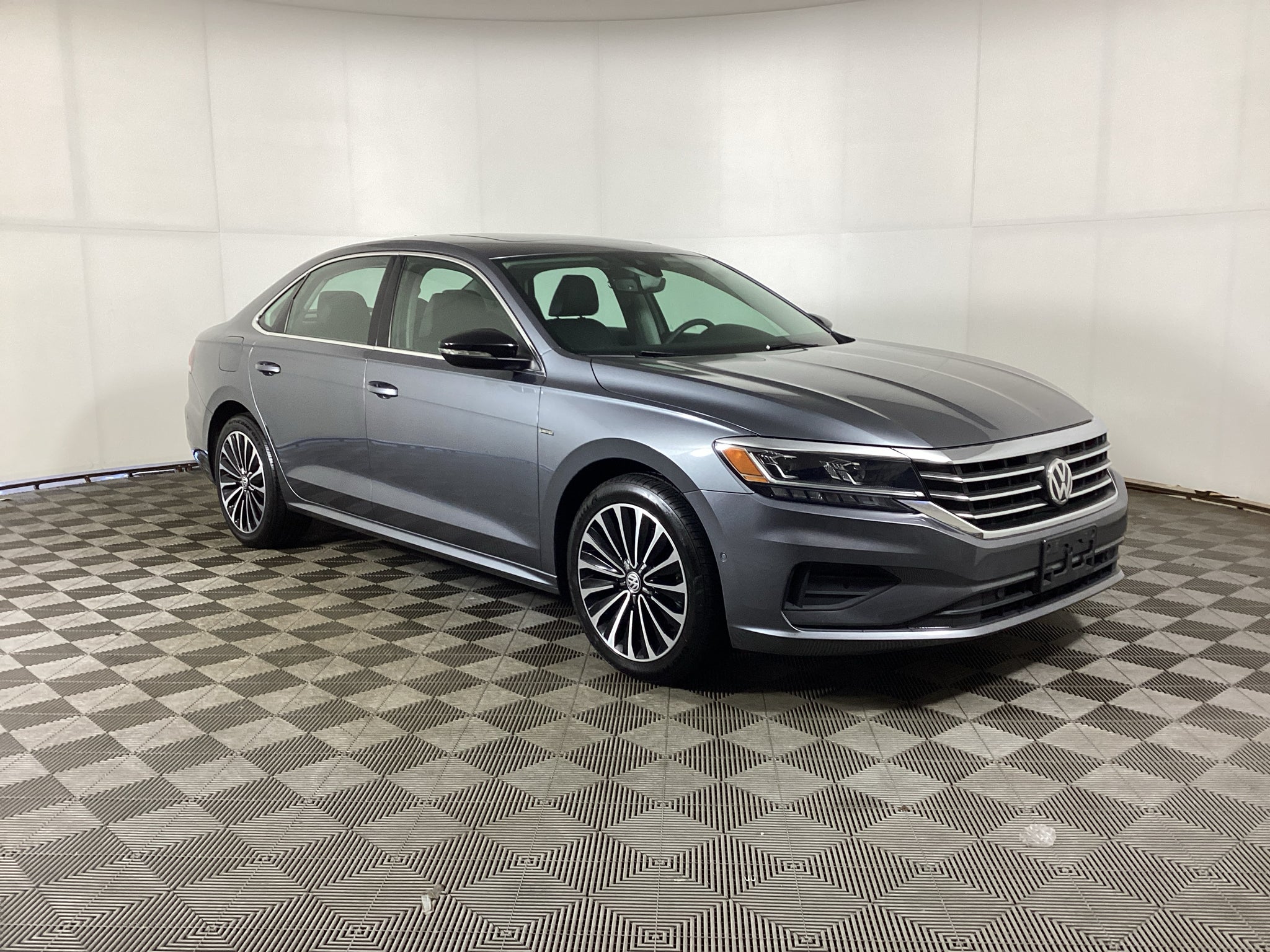 2022 Volkswagen Passat 2.0T Limited Edition