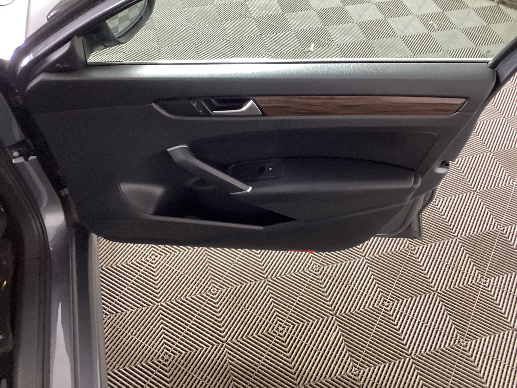 2022 Volkswagen Passat 2.0T Limited Edition
