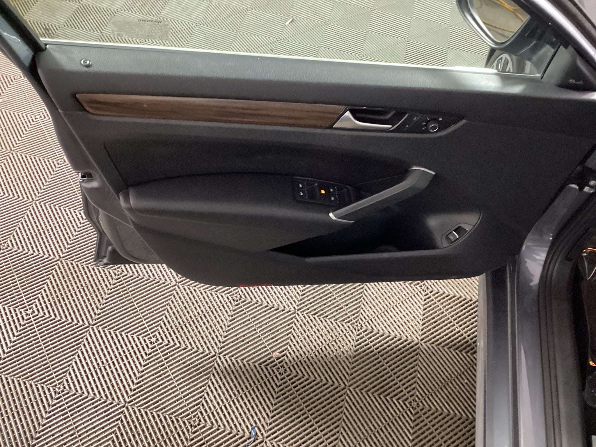 2022 Volkswagen Passat 2.0T Limited Edition