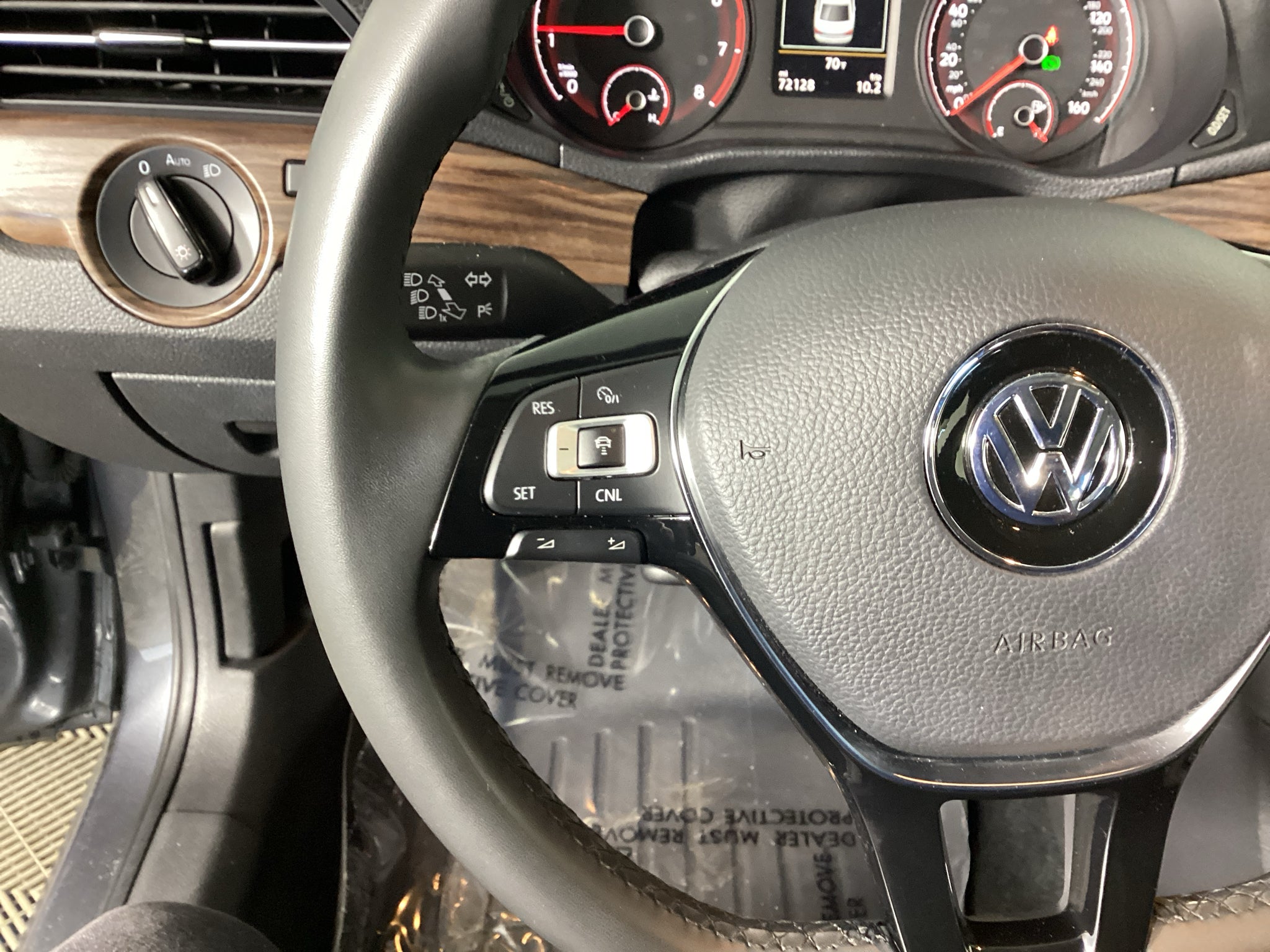 2022 Volkswagen Passat 2.0T Limited Edition