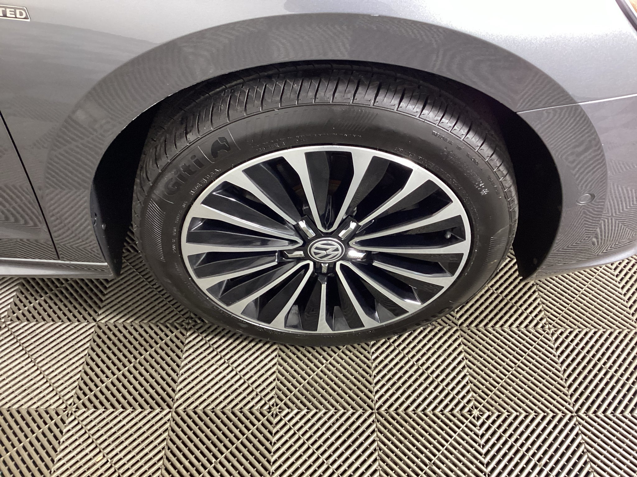 2022 Volkswagen Passat 2.0T Limited Edition
