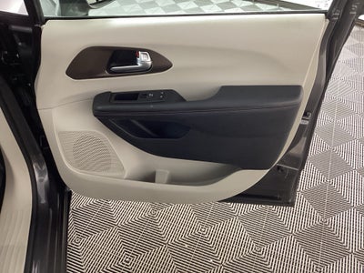 2019 Chrysler Pacifica Touring L Plus