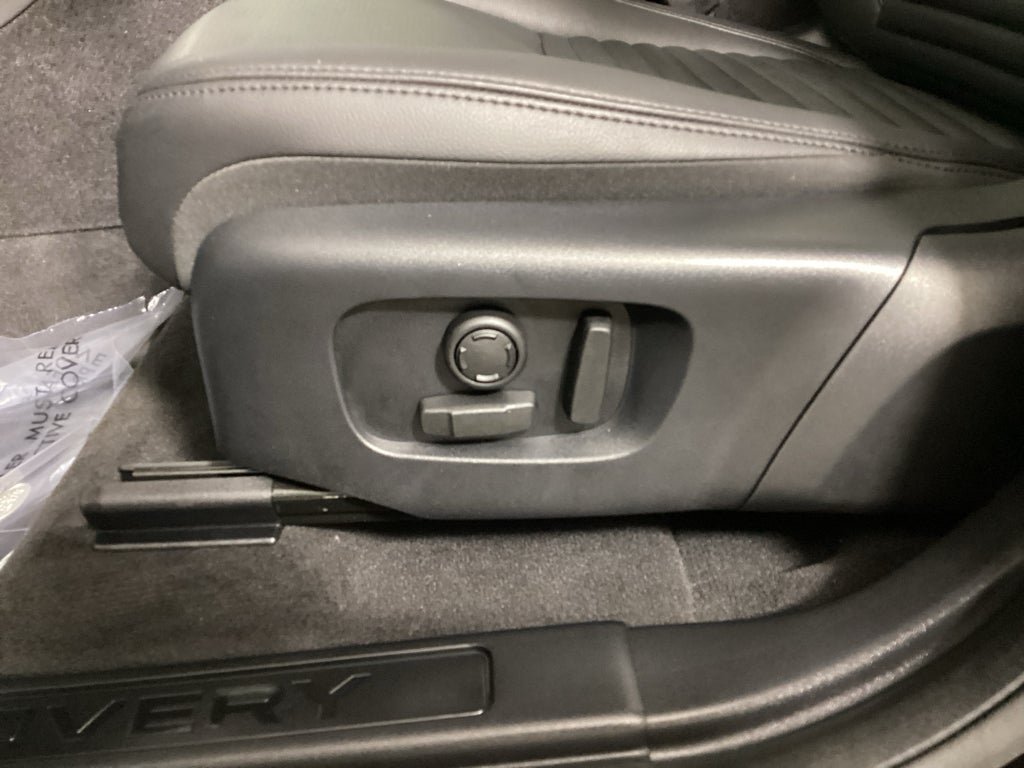 2024 Land Rover Discovery Sport Core S