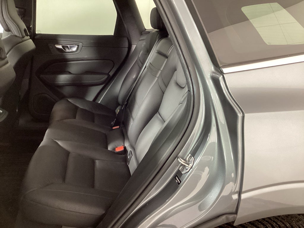 2021 Volvo XC60 Momentum