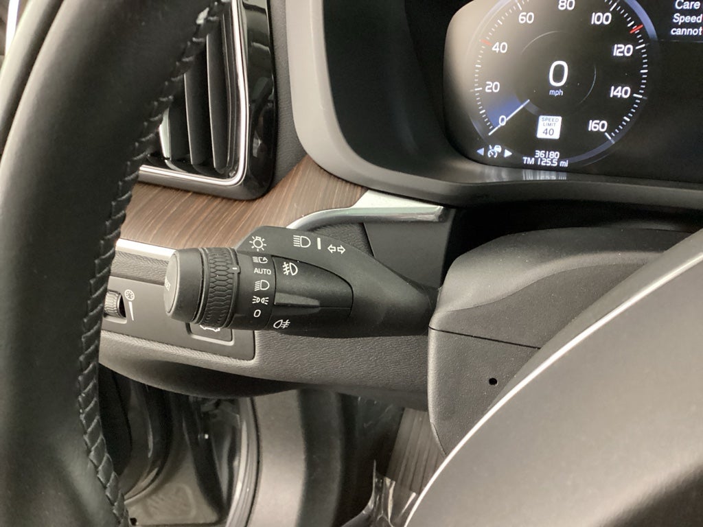 2021 Volvo XC60 Momentum