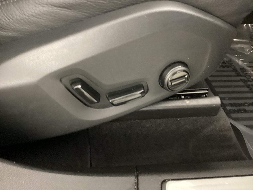 2021 Volvo XC60 Momentum