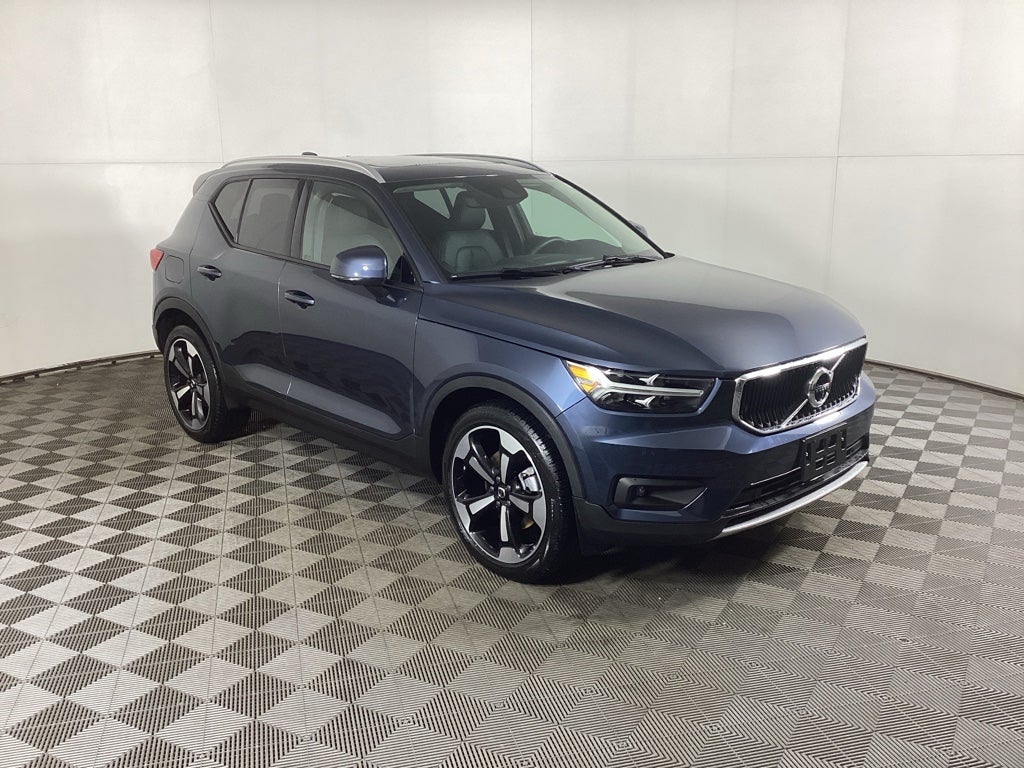 2021 Volvo XC40 T5 T5 Momentum