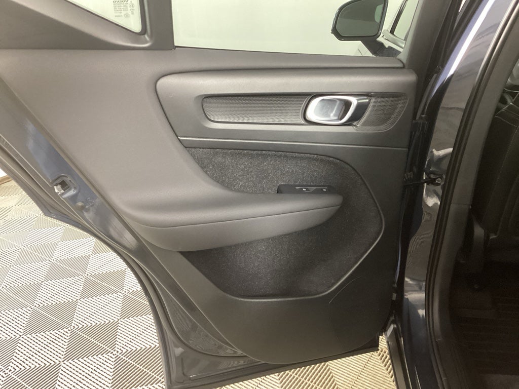 2021 Volvo XC40 T5 T5 Momentum