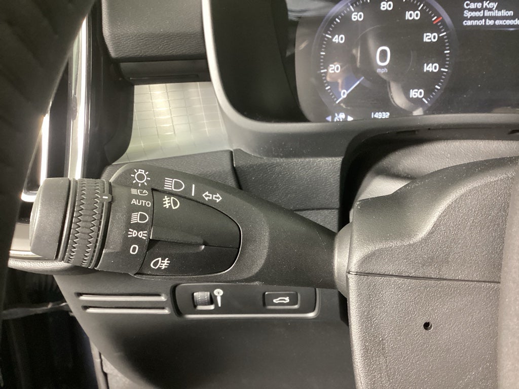 2021 Volvo XC40 T5 T5 Momentum