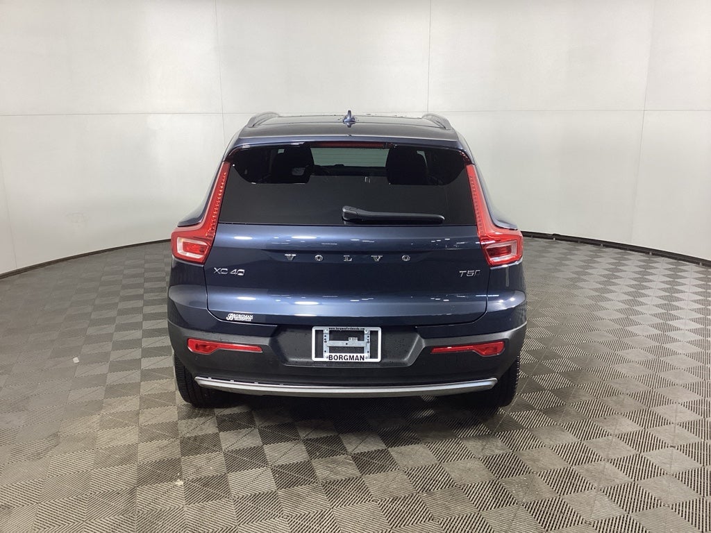 2021 Volvo XC40 T5 T5 Momentum