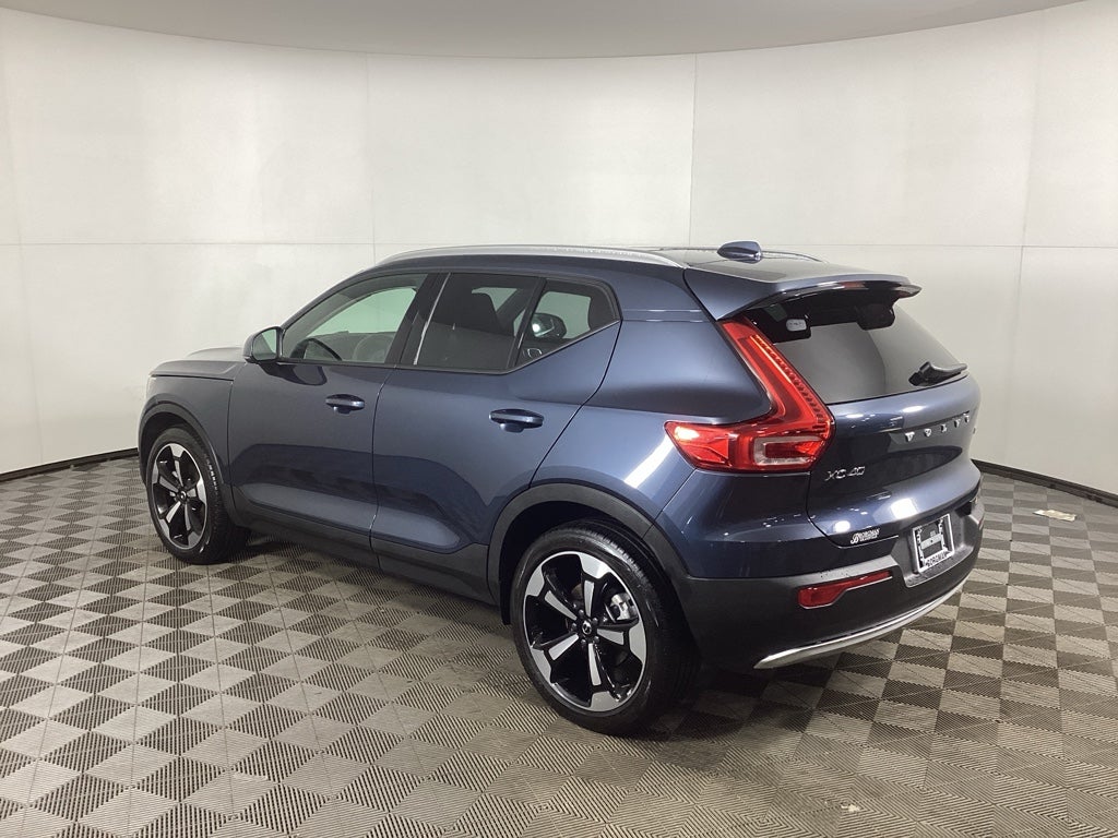 2021 Volvo XC40 T5 T5 Momentum