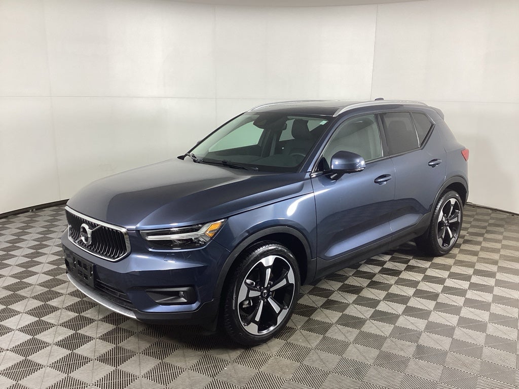 2021 Volvo XC40 T5 T5 Momentum