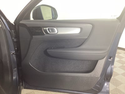 2021 Volvo XC40 T5 T5 Momentum