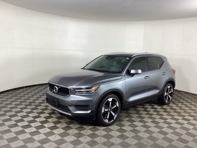 2019 Volvo XC40 Momentum
