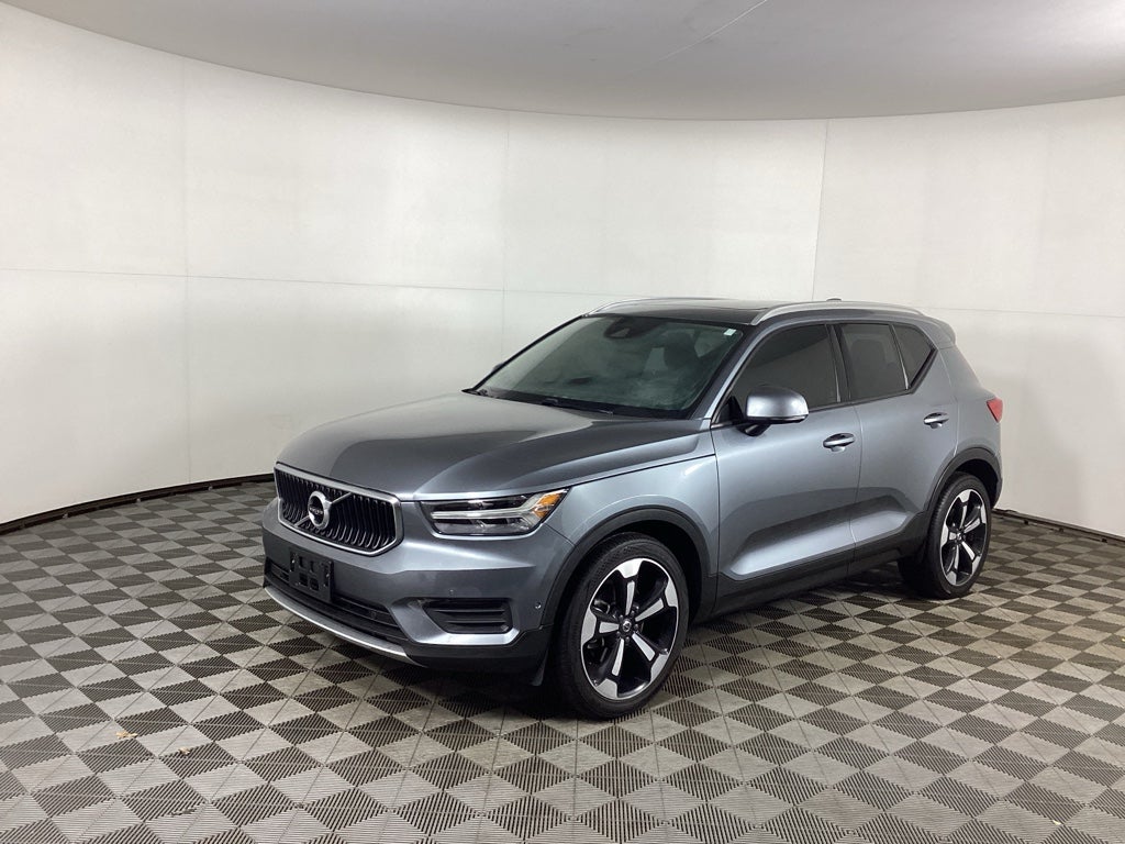 2019 Volvo XC40 Momentum