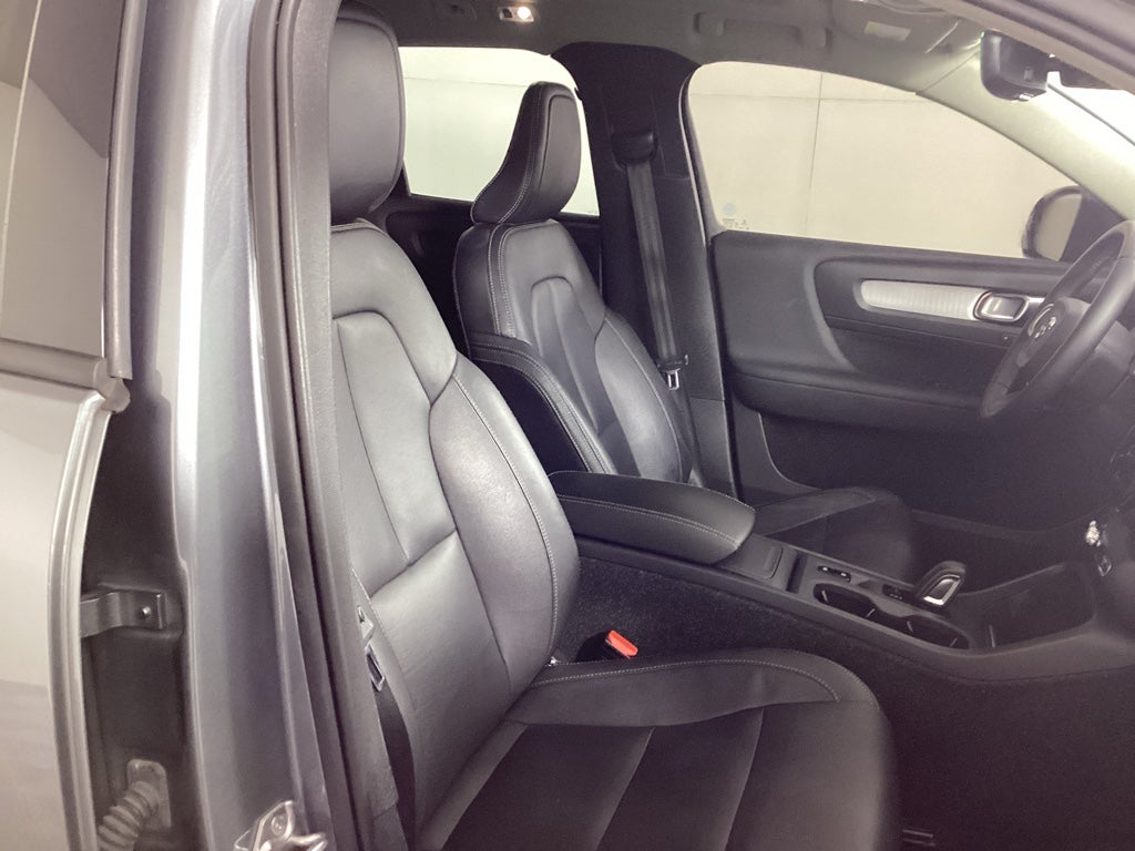 2019 Volvo XC40 Momentum