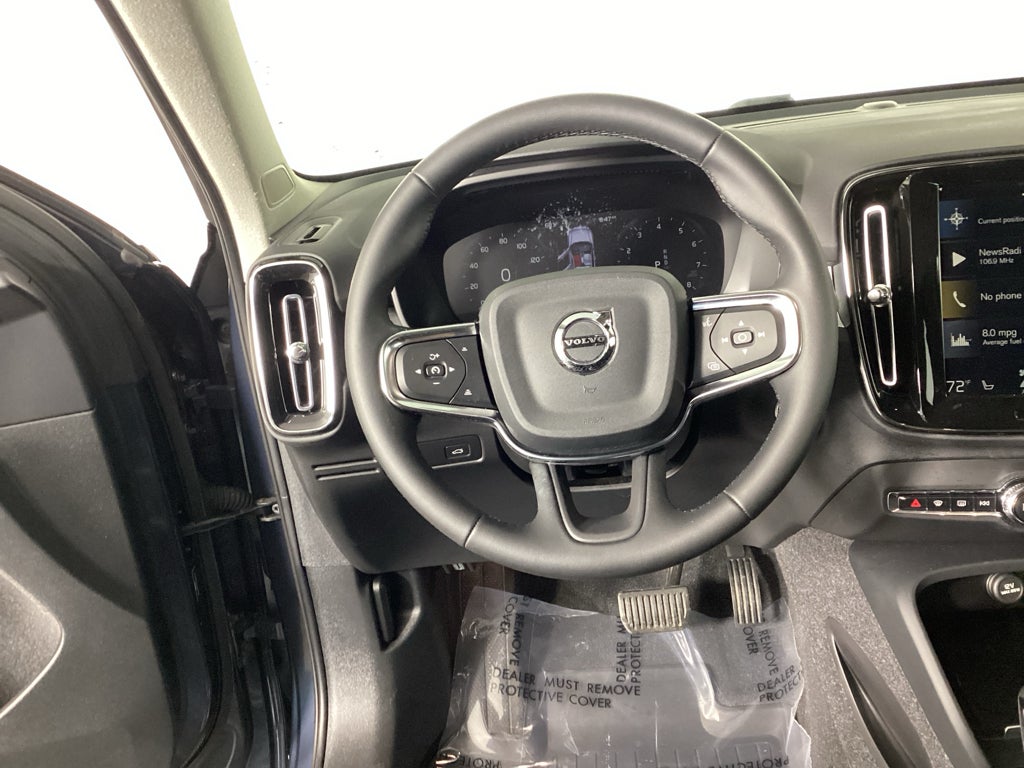 2022 Volvo XC40 T5 T5 Momentum