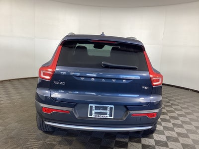 2022 Volvo XC40 T5 T5 Momentum