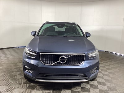 2022 Volvo XC40 T5 T5 Momentum