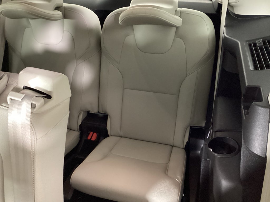 2020 Volvo XC90 T6; 7-seat T6; 7-seat Momentum