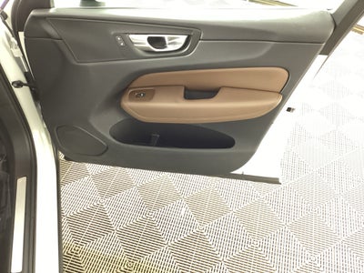 2022 Volvo XC60 B5 B5 Momentum