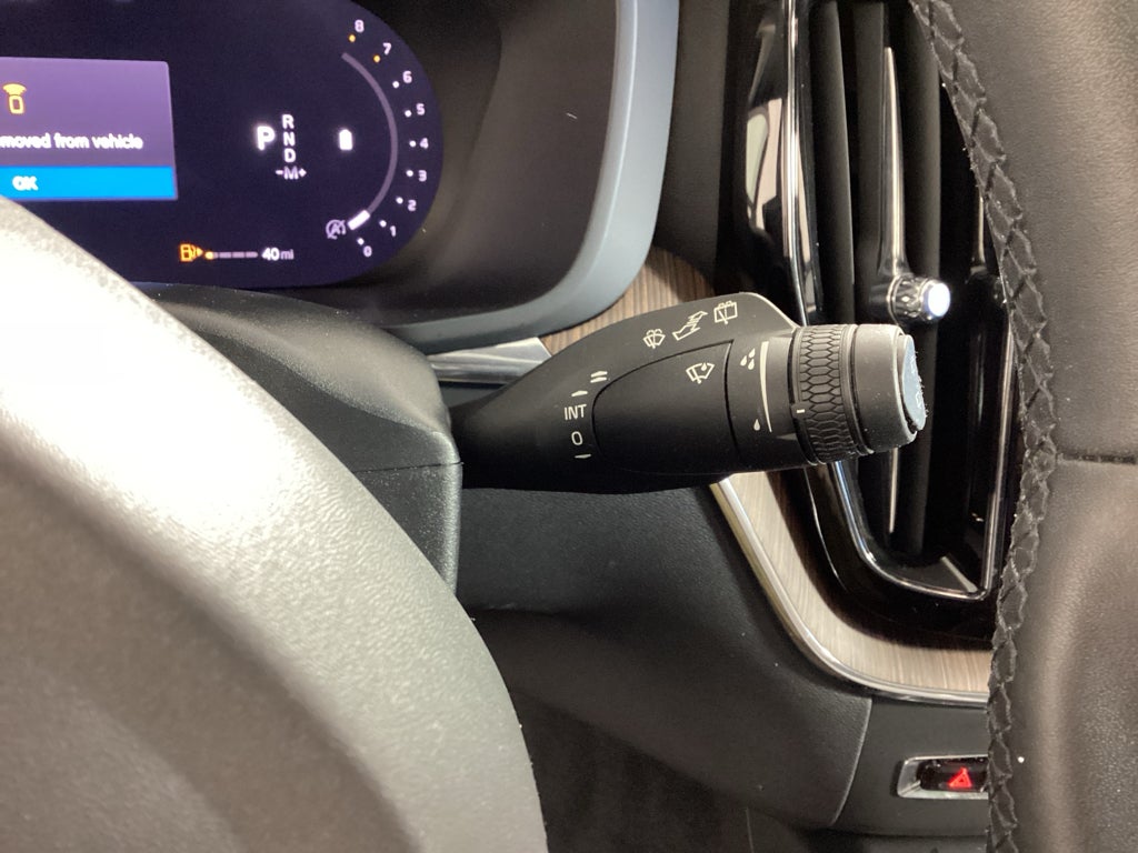 2022 Volvo XC60 B5 B5 Momentum