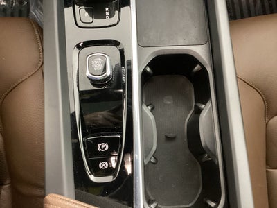 2022 Volvo XC60 B5 B5 Momentum
