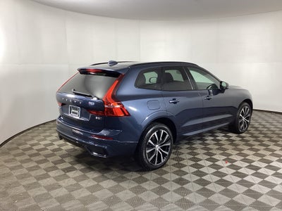 2024 Volvo XC60 B5 B5 Plus Dark Theme