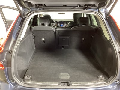 2024 Volvo XC60 B5 B5 Plus Dark Theme