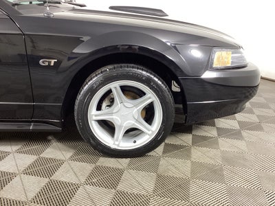 2001 Ford Mustang GT Deluxe