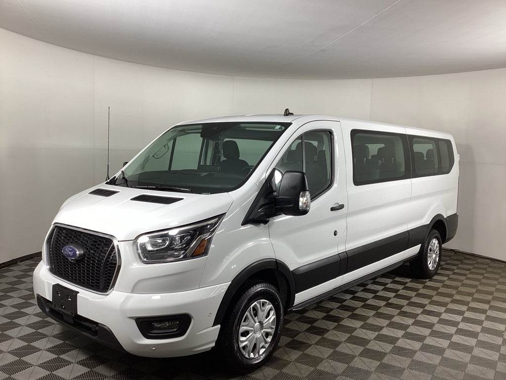 2023 Ford Transit Wagon XLT