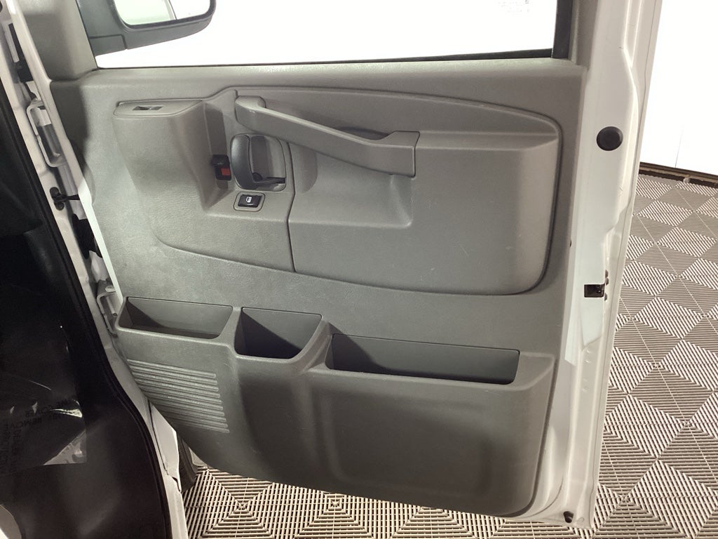 2020 GMC Savana Cargo