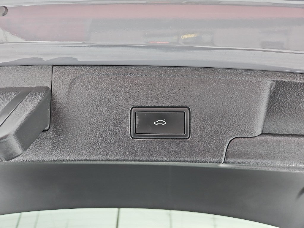 2021 Volkswagen Atlas Cross Sport 3.6L V6 SE w/Technology R-Line