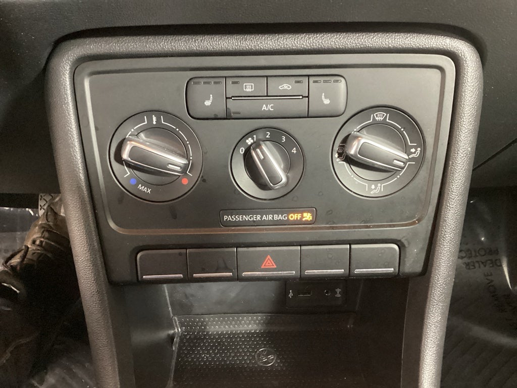 2016 Volkswagen Beetle 1.8T SE