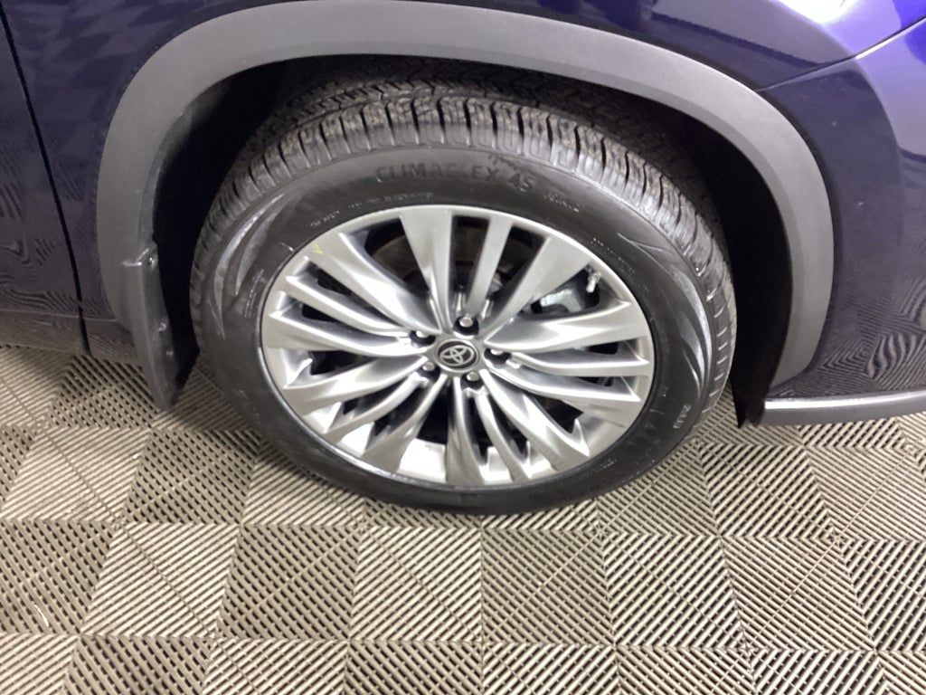 2024 Toyota Highlander Platinum