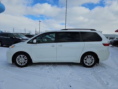 2016 Toyota Sienna XLE