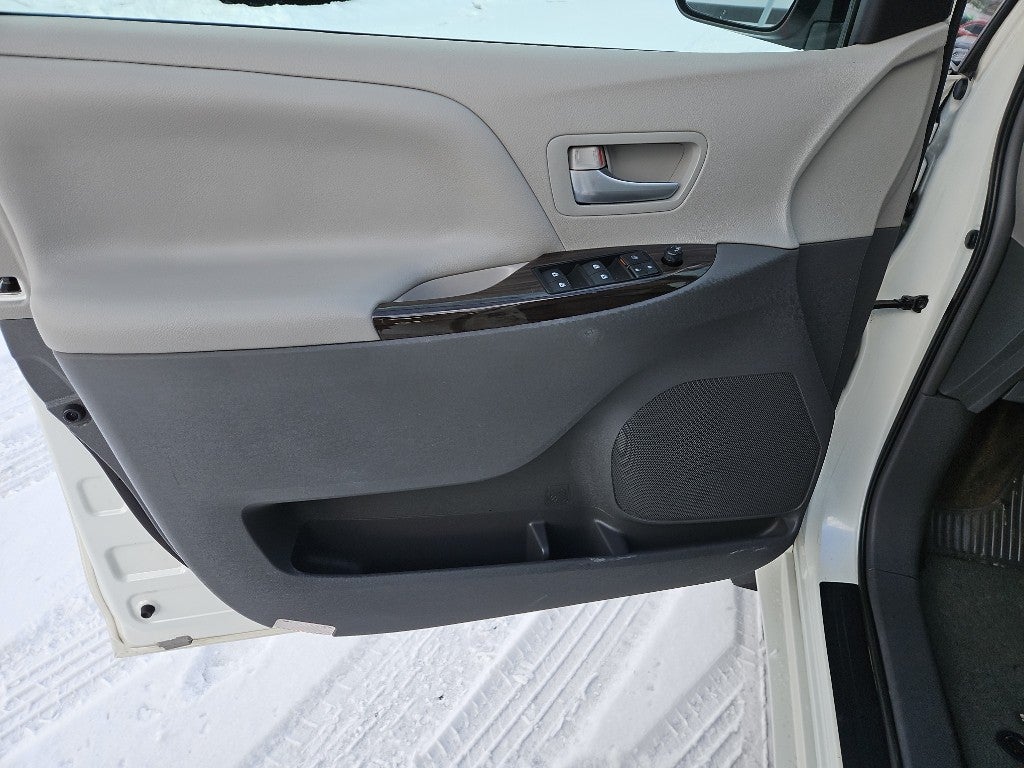 2016 Toyota Sienna XLE