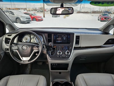 2016 Toyota Sienna XLE