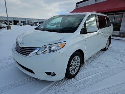 2016 Toyota Sienna XLE