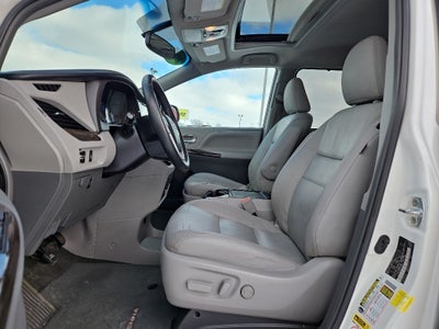 2016 Toyota Sienna XLE